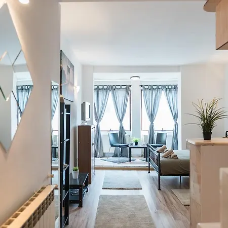 University Square Studio Bucarest
